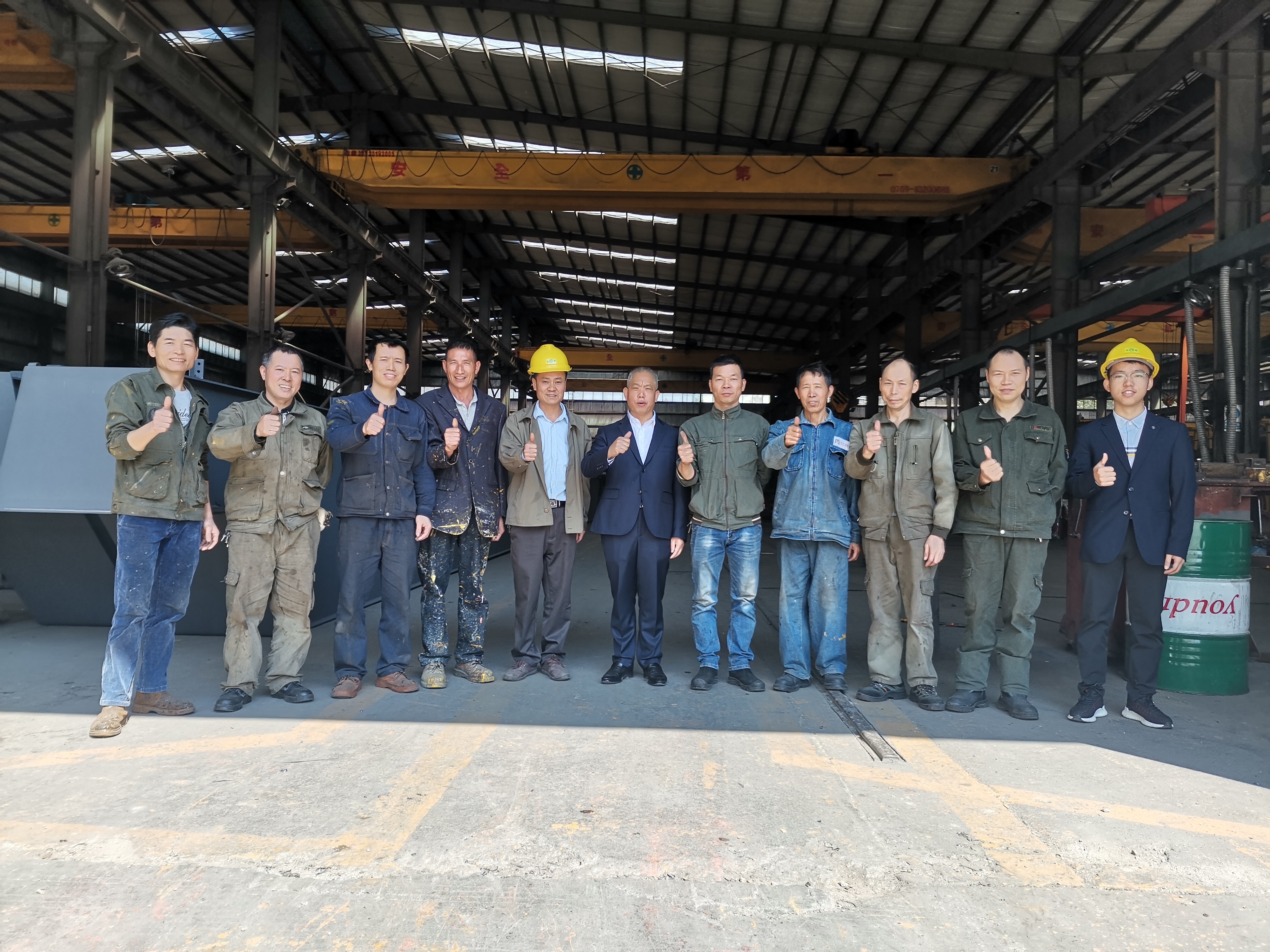 车间焊工作业场景 车间焊工作业场景